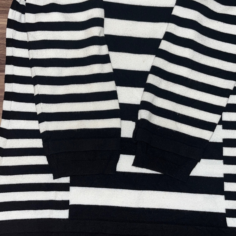 White House Black Market Striped Crew Neck Sweater with 3/4 sleeve - Picture 5 of 13
